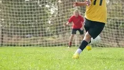 詹姆斯今年未举办个人迷你训练营，转会市场波澜不惊。